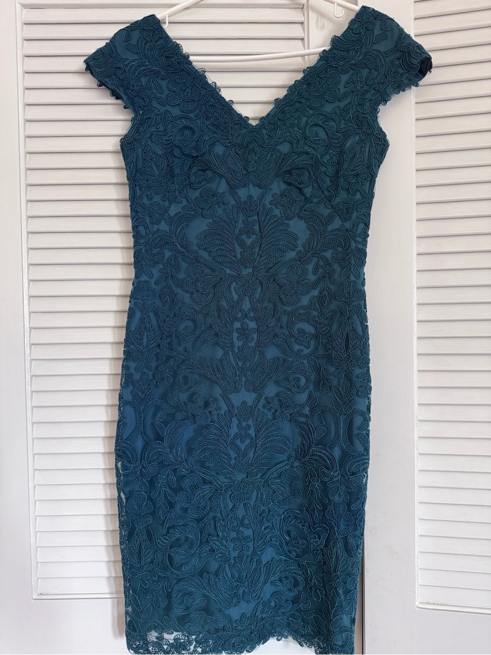 Tadashi Shoji Teal Lace V-Neck Sheath Dress